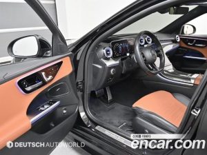 Mercedes-Benz C-Class C300 4MATIC AMG Line 2023 года из Южной Кореи