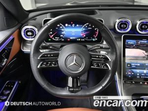 Mercedes-Benz C-Class C300 4MATIC AMG Line 2023 года из Южной Кореи