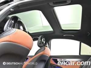 Mercedes-Benz C-Class C300 4MATIC AMG Line 2023 года из Южной Кореи