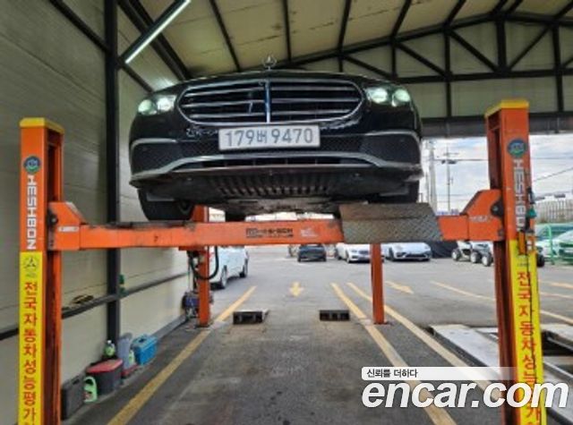 Mercedes-Benz E-Class E220d 4MATIC Exclusive 2023 года из Кореи