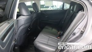 Lexus ES Executive 2026 года из Южной Кореи