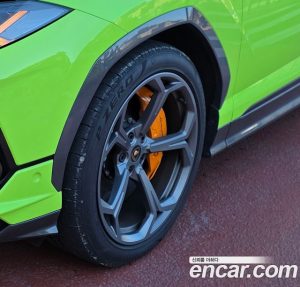 Lamborghini Urus 4.0 V8 S 2023 года из Южной Кореи