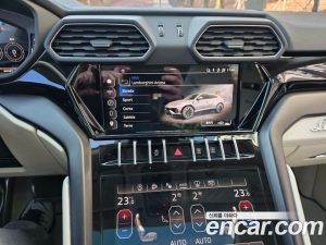 Lamborghini Urus 4.0 V8 S 2023 года из Южной Кореи