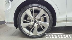 Genesis GV70 2.5T Бензин AWD 2025 года из Южной Кореи