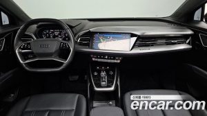 Audi Q4 e-tron 40 Premium 2023 года из Южной Кореи