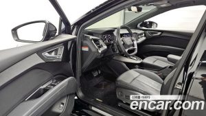Audi Q4 e-tron 40 Premium 2023 года из Южной Кореи