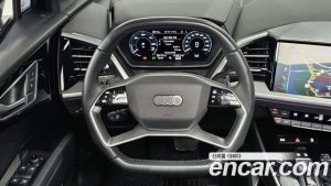 Audi Q4 e-tron 40 Premium 2023 года из Южной Кореи