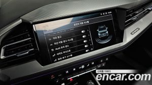 Audi Q4 e-tron 40 Premium 2023 года из Южной Кореи