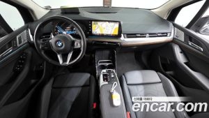BMW 2-Series 220i Luxury 2023 года из Южной Кореи