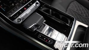 Audi Q8 55 TFSI 4WD Premium 2025 года из Южной Кореи