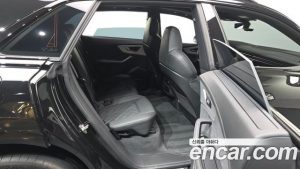 Audi Q8 55 TFSI 4WD Premium 2025 года из Южной Кореи