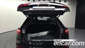 Audi Q8 55 TFSI 4WD Premium 2025 года из Южной Кореи