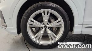 Audi Q8 45 TDI 4WD Premium 2023 года из Южной Кореи