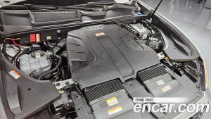 Audi Q8 45 TDI 4WD Premium 2023 года из Южной Кореи