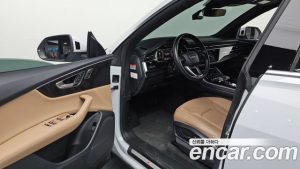 Audi Q8 45 TDI 4WD Premium 2023 года из Южной Кореи