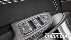 Renault-KoreaSamsung XM3 1.6 E-TECH Inspire 2023 года из Южной Кореи