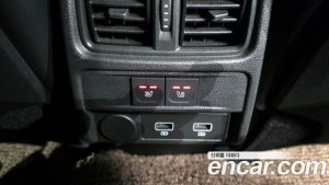 Renault-KoreaSamsung XM3 1.6 E-TECH Inspire 2023 года из Южной Кореи