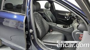 Mercedes-Benz E-Class E350 4MATIC AMG Line 2023 года из Южной Кореи