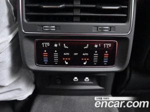 Audi Q7 50 TDI 4WD Exclusive 2023 года из Южной Кореи