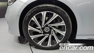 Mercedes-Benz E-Class E300 4MATIC Exclusive 2024 года из Южной Кореи