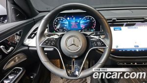 Mercedes-Benz E-Class E300 4MATIC Exclusive 2024 года из Южной Кореи