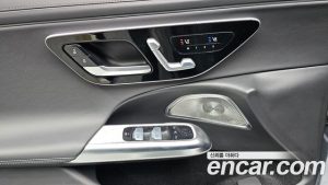 Mercedes-Benz E-Class E300 4MATIC Exclusive 2024 года из Южной Кореи
