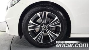 Mercedes-Benz E-Class E200 Avantgarde 2024 года из Южной Кореи