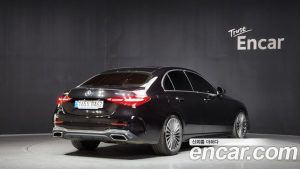 Mercedes-Benz C-Class C300 4MATIC AMG Line 2024 года из Южной Кореи