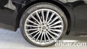 Mercedes-Benz C-Class C300 4MATIC AMG Line 2024 года из Южной Кореи