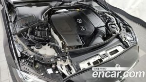 Mercedes-Benz C-Class C300 4MATIC AMG Line 2024 года из Южной Кореи