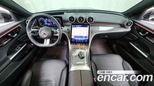 Mercedes-Benz C-Class C300 4MATIC AMG Line 2024 года из Южной Кореи