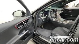 Mercedes-Benz C-Class C300 4MATIC AMG Line 2024 года из Южной Кореи