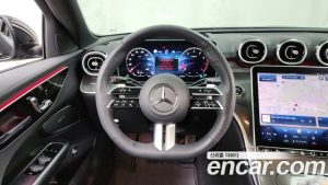 Mercedes-Benz C-Class C300 4MATIC AMG Line 2024 года из Южной Кореи