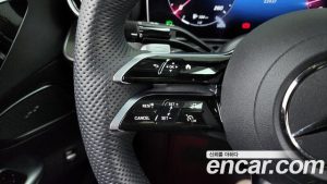 Mercedes-Benz C-Class C300 4MATIC AMG Line 2024 года из Южной Кореи