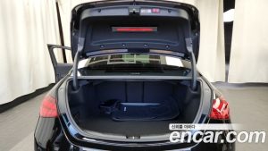 Mercedes-Benz C-Class C300 4MATIC AMG Line 2024 года из Южной Кореи