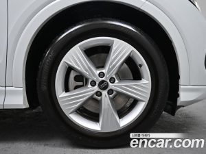 Audi Q4 e-tron 40 2023 года из Южной Кореи