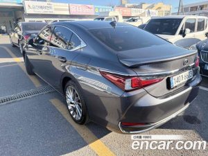 Lexus ES Luxury Plus 2025 года из Южной Кореи