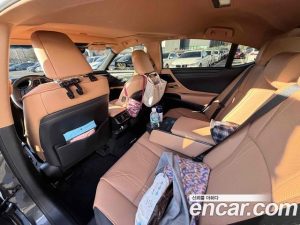 Lexus ES Luxury Plus 2025 года из Южной Кореи