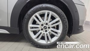 Mini Countryman CLASSIC Plus COMFORT PACK 2023 года из Южной Кореи