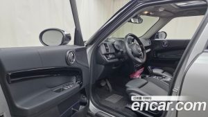 Mini Countryman CLASSIC Plus COMFORT PACK 2023 года из Южной Кореи