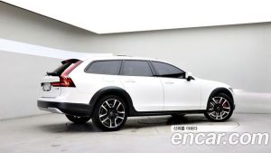 Volvo V90 B6 ULTIMATE AWD 2023 года из Южной Кореи