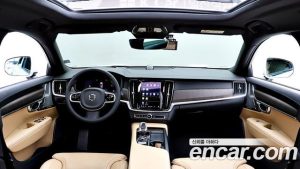 Volvo V90 B6 ULTIMATE AWD 2023 года из Южной Кореи