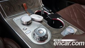 Genesis GV80 2.5T Бензин AWD 2024 года из Южной Кореи