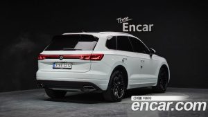 Volkswagen Touareg 3.0 TDI Prestige 2024 года из Южной Кореи