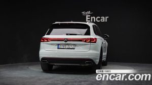 Volkswagen Touareg 3.0 TDI Prestige 2024 года из Южной Кореи