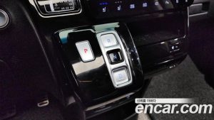 Hyundai Staria HEV 1.6 Lounge 9-Seater 2025 года из Южной Кореи