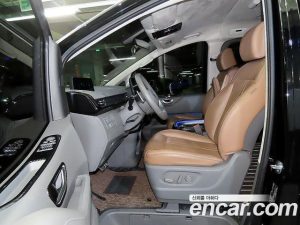 Hyundai Staria L3.5 Lounge 9-Seater 2024 года из Южной Кореи