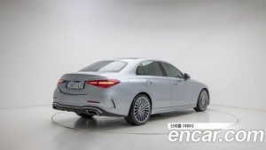 Mercedes-Benz C-Class C300 4MATIC AMG Line 2023 года из Южной Кореи