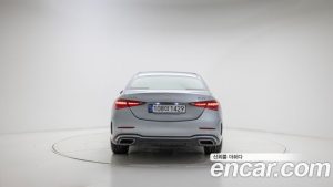 Mercedes-Benz C-Class C300 4MATIC AMG Line 2023 года из Южной Кореи