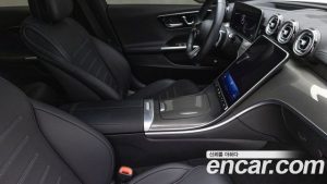 Mercedes-Benz C-Class C300 4MATIC AMG Line 2023 года из Южной Кореи